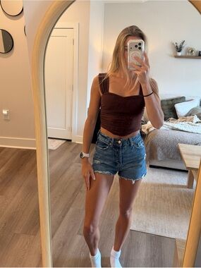 Women’s Brown Square-Neck Cropped Tank Top